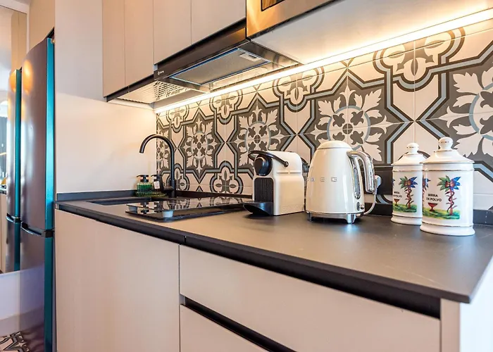 Regency Luxe Apartment